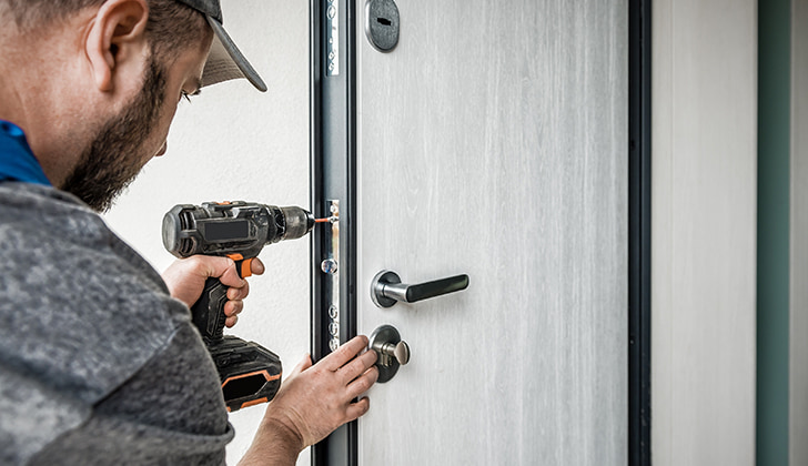 How to Spot a Locksmith Scam and Hire Safely in Toronto